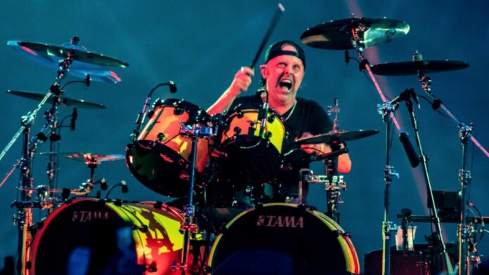 Metallica Toda aquela merda dos anos 80 de 'quem é o melhor baterista, o mais rápido...' Eu desisti disso há muito tempo. Estou mais interessado em fazer as músicas soarem bem, diz Lars