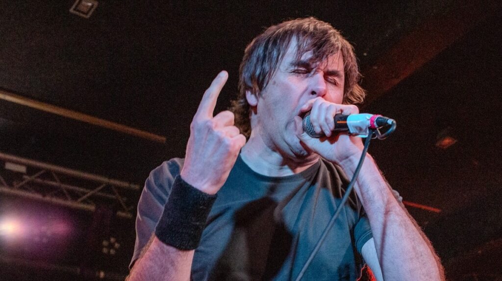 Napalm Death: "Eu me canso de ver bandas tocando a mesma coisa ano após ano", diz Mark “Barney” Greenway