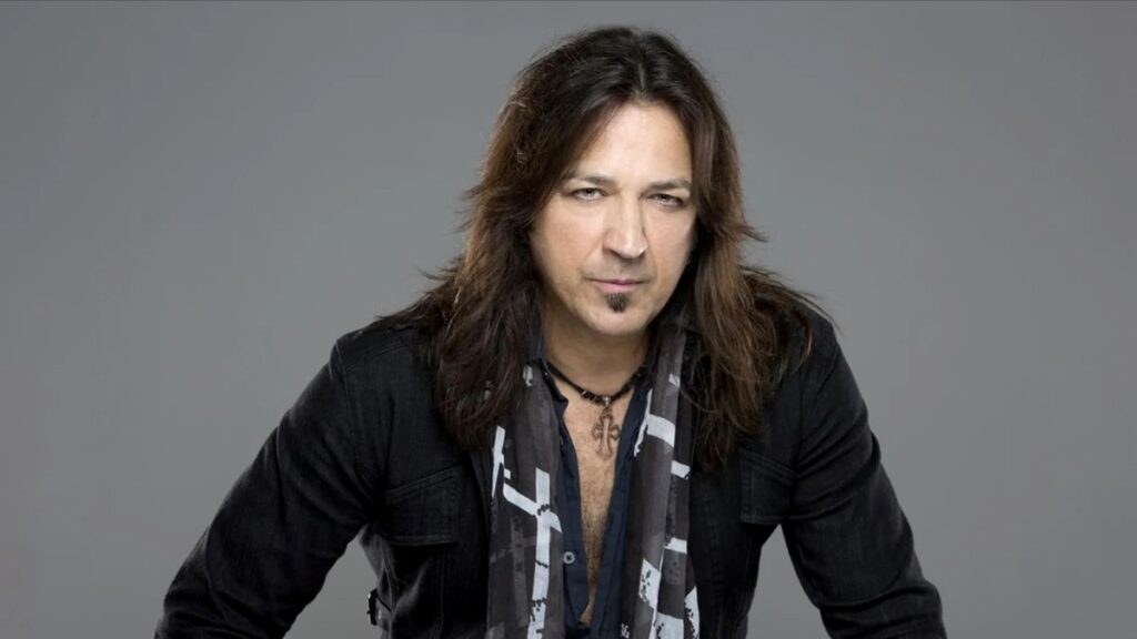 Stryper o inferno é para covardes. Michael Sweet é criticado por seguidores após compartilhar trecho de filme de comédia