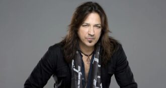 Stryper o inferno é para covardes. Michael Sweet é criticado por seguidores após compartilhar trecho de filme de comédia