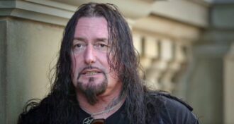 Destruction Eu não entendo por que as pessoas são tão viciadas em líderes, e em líderes falsos, diz Schmier sobre Donald Trump