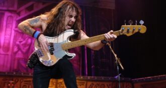 Iron Maiden Não deixamos que as pessoas da gravadora nos intimidassem. Nós banimos o pessoal da gravadora do estúdio, diz Steve Harris