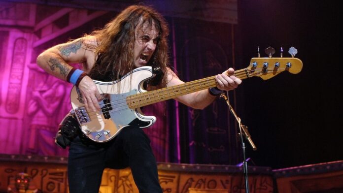 Iron Maiden Não deixamos que as pessoas da gravadora nos intimidassem. Nós banimos o pessoal da gravadora do estúdio, diz Steve Harris