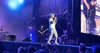 Journey se retira do palco às pressas durante show em Houston após 