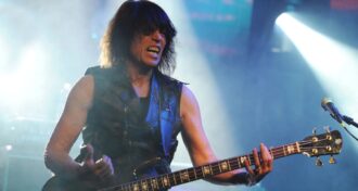 Ozzy Osbourne Ele tem que sair com um estrondo enorme, provavelmente o maior estrondo de todos os tempos. Ele merece, diz Rudy Sarzo sobre despedida de Ozzy
