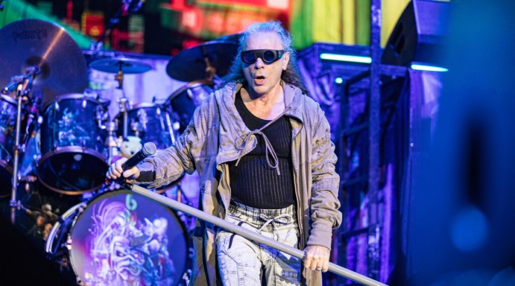 Iron Maiden: "Eu estava preparado para ir embora - porque se você não consegue cantar como deveria, é isso", diz Bruce Dickinson sobre sua batalha contra o câncer