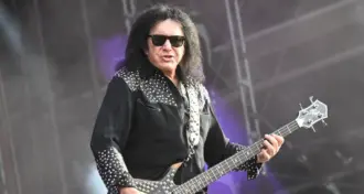 Baixa venda de ingressos? Gene Simmons cancela 5 shows que aconteceriam entre abril e maio