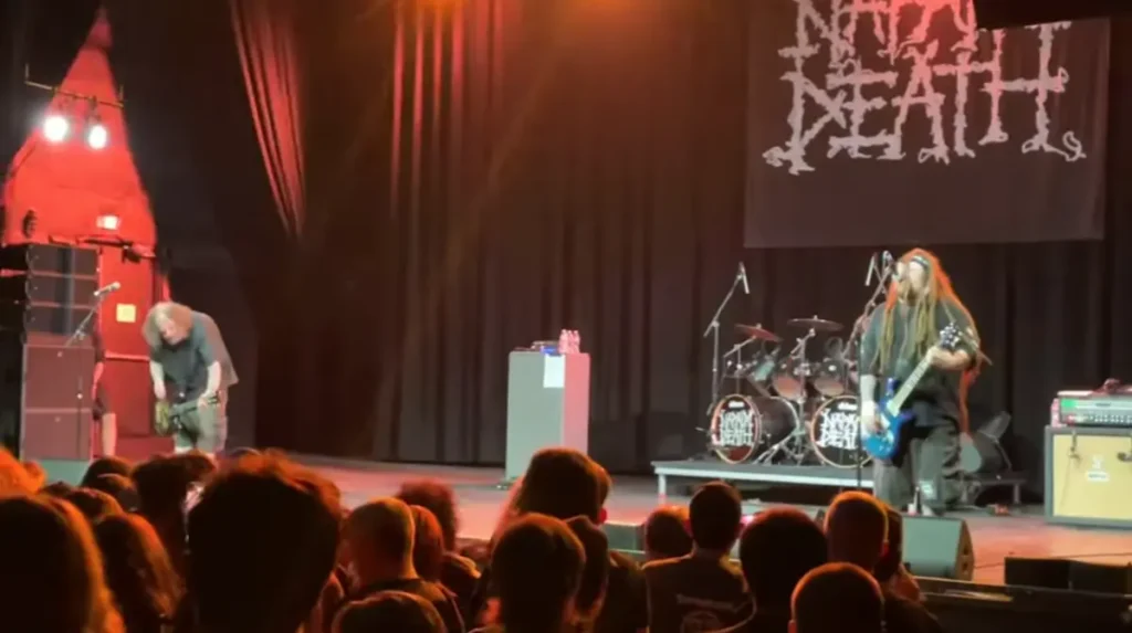 O Napalm Death se apresentou sem o vocalista Mark "Barney" Greenway na noite da última segunda-feira, em Tucson, Arizona