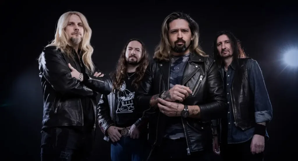 "É mais Elegant Weapons do que o primeiro. Vai soar como uma evolução da banda, com certeza", diz Ronnie Romero sobre o novo álbum