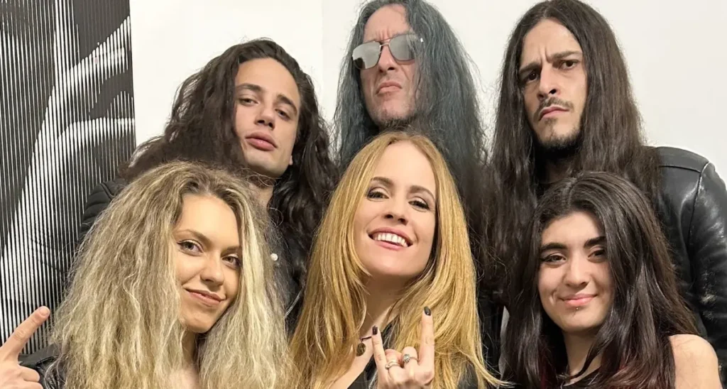 Frozen Crown: Alexandra Lioness, da banda sérvia Jenner, é escalada como nova guitarrista após a saída de Fabiola "Sheena" Bellomo