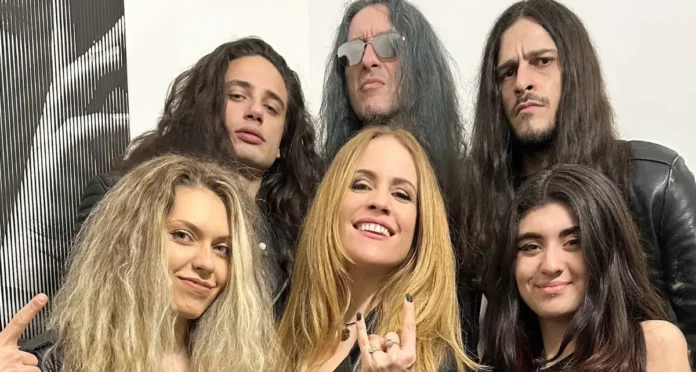 Frozen Crown: Alexandra Lioness, da banda sérvia Jenner, é escalada como nova guitarrista após a saída de Fabiola 