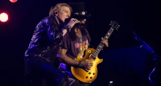 Guns N' Roses toca um de seus covers ao vivo pela primeira vez em Abu Dhabi
