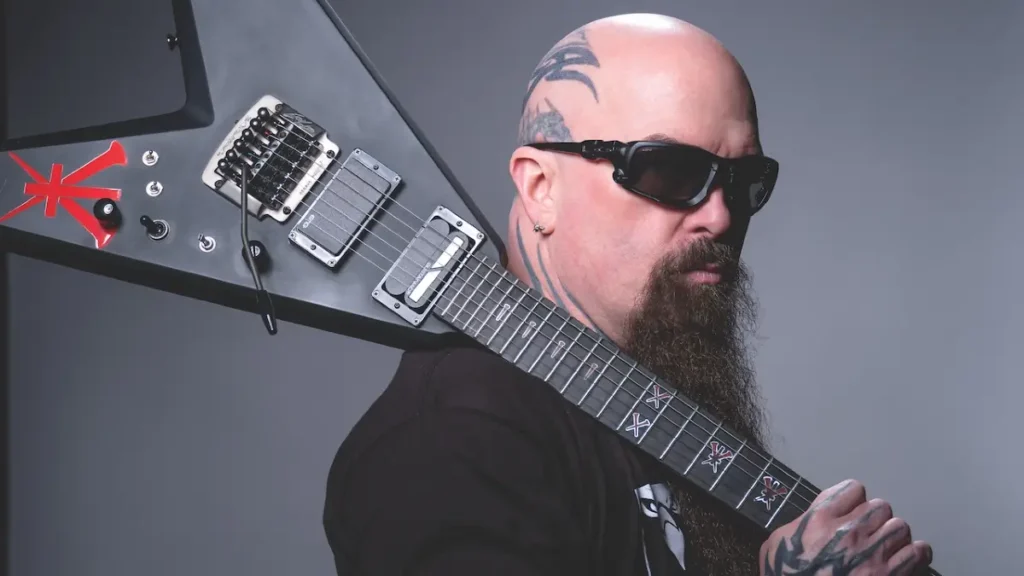Kerry King: "Gosto de ficar com ele por 20 minutos, e depois você vai embora e diz: 'Te vejo em um ano'", diz guitarrista sobre Dave Mustaine