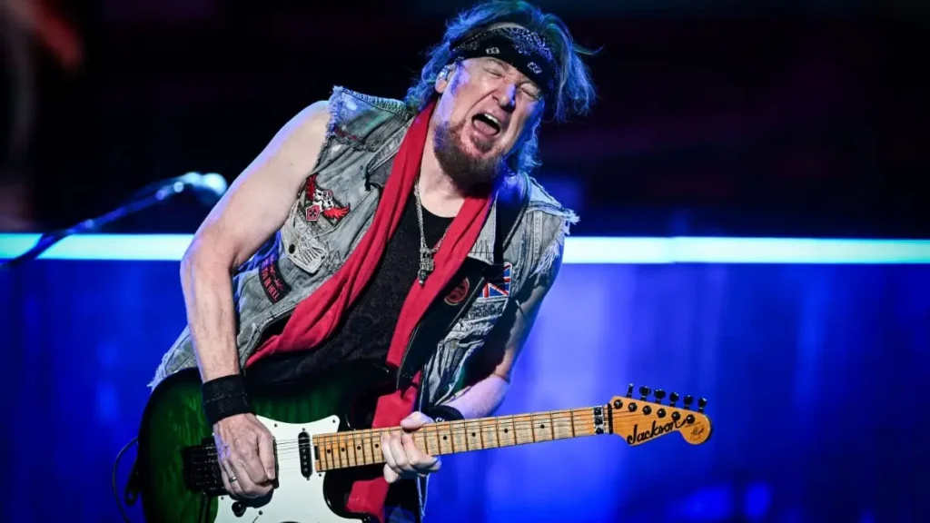 Iron Maiden: "Se você classificar isso como ganhar dinheiro, pouquíssimas pessoas conseguem, a menos que você esteja em uma banda Top 40", diz Adrian Smith
