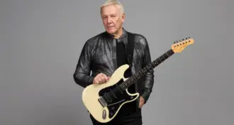 Alex Lifeson, do Rush, opina sobre a era dos guitarristas de redes sociais: 