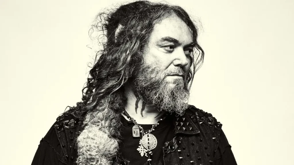 Soulfly está finalizando as gravações do novo álbum: "É uma espécie de retorno àquilo que eu e os fãs nos apaixonamos pelo Soulfly", disse Max