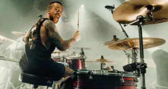 In Flames anuncia a saída do baterista Tanner Wayne