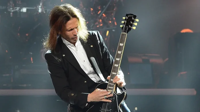 Al Pitrelli conta como foi subir ao palco com o Megadeth pela 1ª vez!