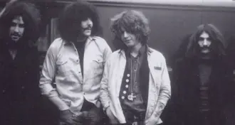 O Black Sabbath nasceu como The Polka Tulk Blues Band, depois mudou seu nome para Earth e, posteriormente passou a se chamar Black Sabbath.