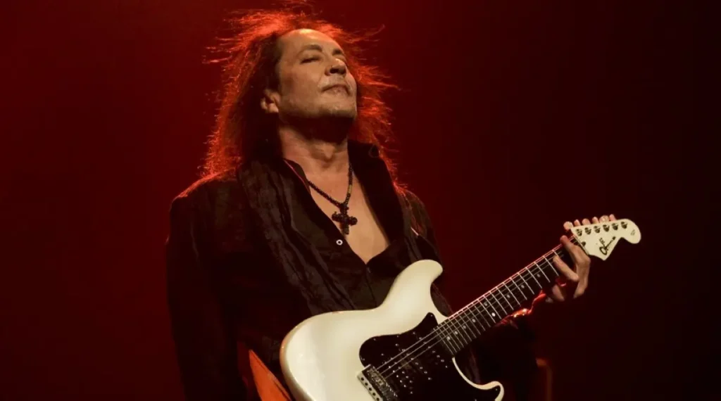 "O Black Sabbath era uma das minhas três bandas favoritas. Dio fez um bom trabalho, mas simplesmente não era o Sabbath para mim", diz Jake E. Lee