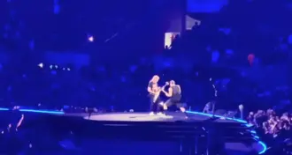 Metallica: Kirk Hammett e Rob Trujillo tocam versão ao vivo de 
