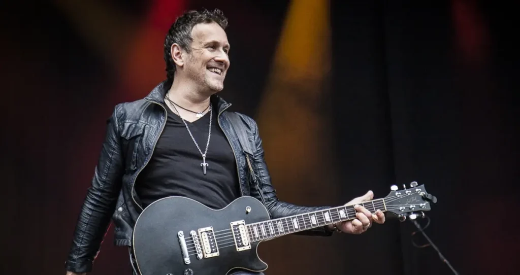 Last In Line: "Compusemos músicas suficientes para um álbum, mas não tenho certeza se lançaremos tudo de uma vez", diz Vivian Campbell