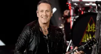 Def Leppard: após diagnóstico de linfoma de Hodgkin há 12 anos, Vivian Campbell está em remissão completa pela primeira vez