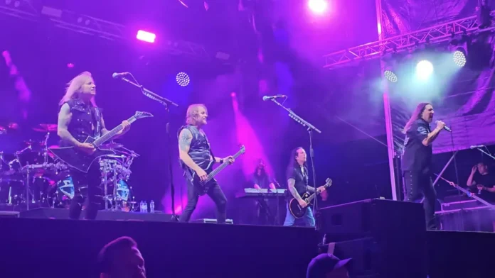 Savatage inicia turnê europeia na Holanda com novidade no setlist; assista aos vídeos