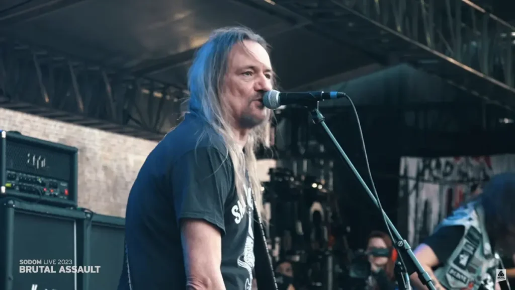 "O Sodom não é a maior banda de Metal. Eu não quero ser a maior banda de Metal. Só queremos ter um bom show com bom som e boa iluminação", diz Tom Angelripper