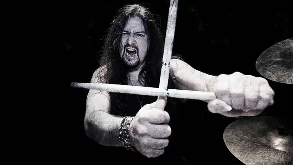 "Na evolução do Dark Angel, nunca tivemos dois álbuns com o mesmo som. Espero que as pessoas ouçam o disco", diz Gene Hoglan