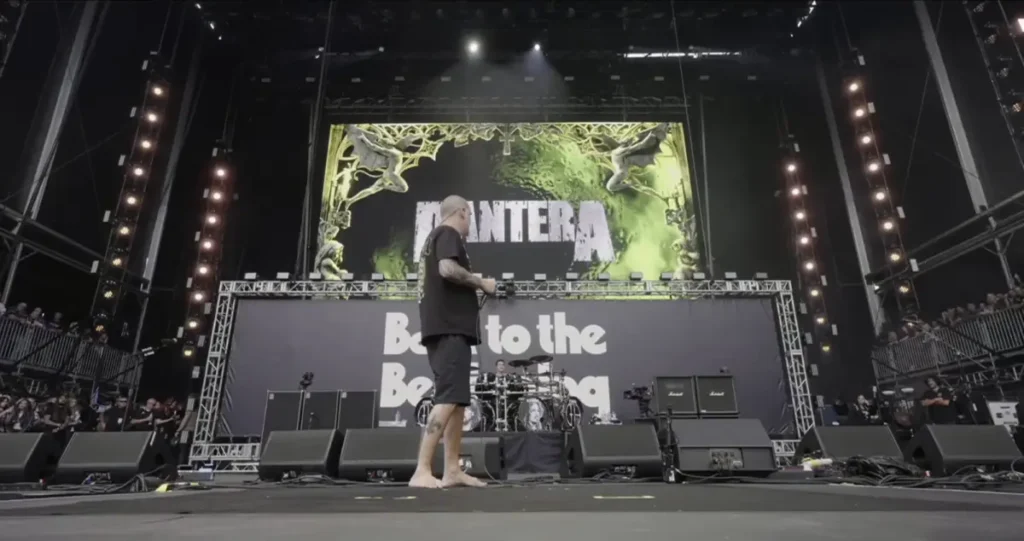 Veja como foi a apresentação do Pantera na despedida do Black Sabbath e o momento em que Jason Momoa se junta à platéia