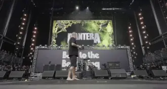 Veja como foi a apresentação do Pantera na despedida do Black Sabbath e o momento em que Jason Momoa se junta à platéia