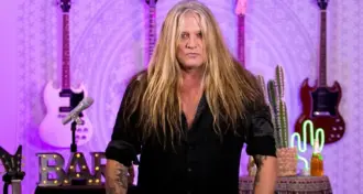 Sebastian Bach gostaria de chutar as bolas dos especialistas vocais do Youtube que o criticam