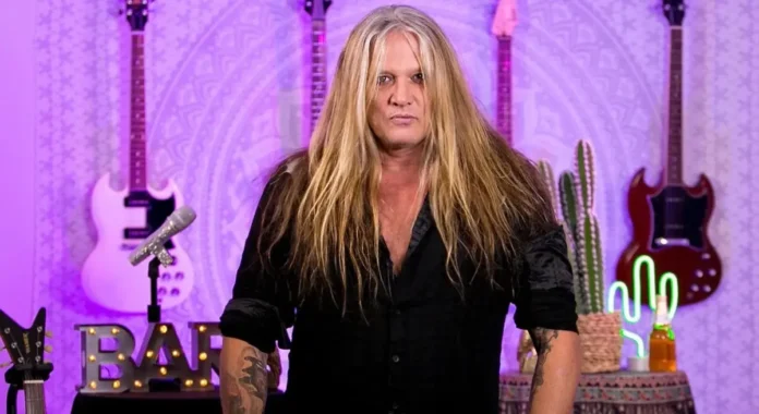 Sebastian Bach gostaria de chutar as bolas dos especialistas vocais do Youtube que o criticam