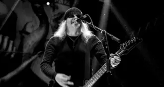 Tom Warrior admite a possibilidade de criar novas músicas no estilo Hellhammer