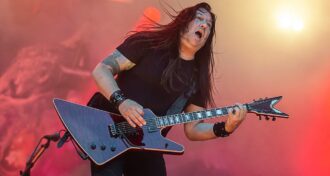 Testament: Eric Peterson fala sobre sua sintonia com Chris Dovas