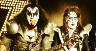 Kiss: Gene Simmons é criticado por fãs após compartilhar foto com Ace Frehley