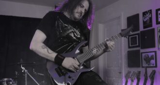 O guitarrista brasileiro Silas Fernandes, concedeu uma nova entrevista ao Ibagenscast, para falar sobre o seu mais novo álbum instrumental “Carbon Purge