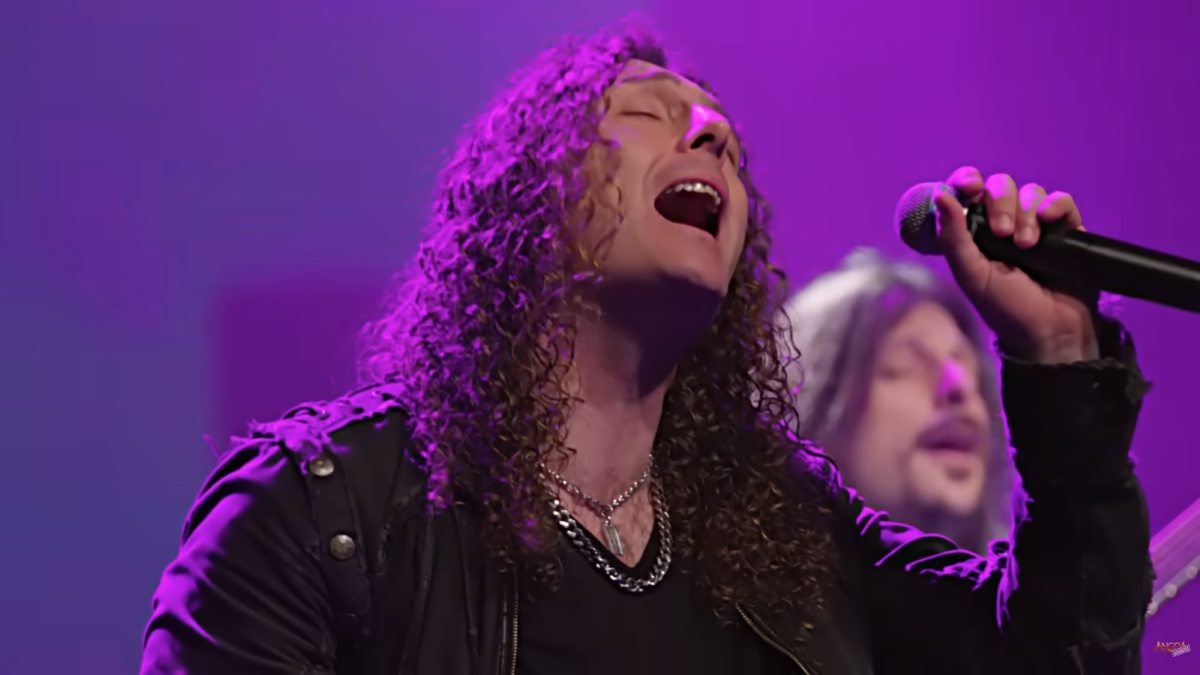 Angra anuncia a saída de Fabio Lione; despedida será no Bangers Open Air
