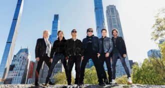 Journey anuncia turnê de despedida “Final Frontier” para 2026