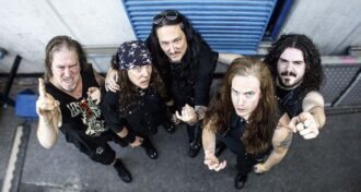 Vicious Rumors demite Larry Howe por opiniões políticas: 