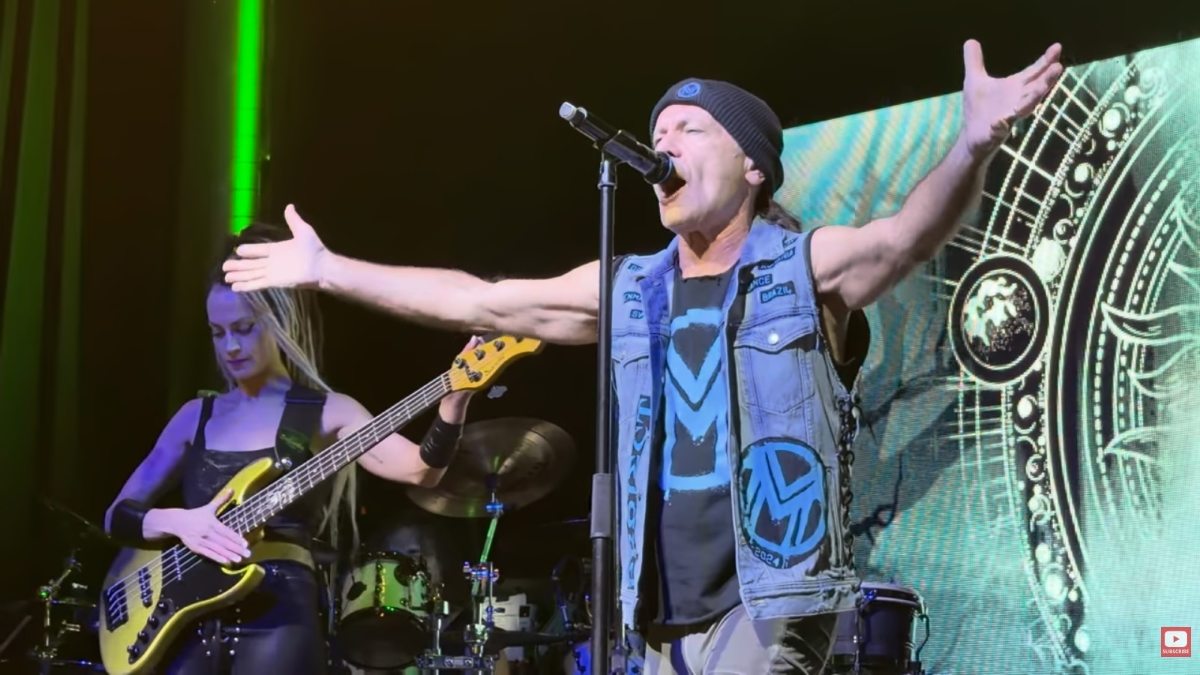 Bruce Dickinson: "Acabei de finalizar um álbum solo. Gravamos 16 faixas em 21 dias, todas 100% ao vivo"