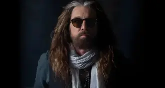 John Corabi atribui o fraco desempenho de vocalistas lendários ao abuso de drogas: 