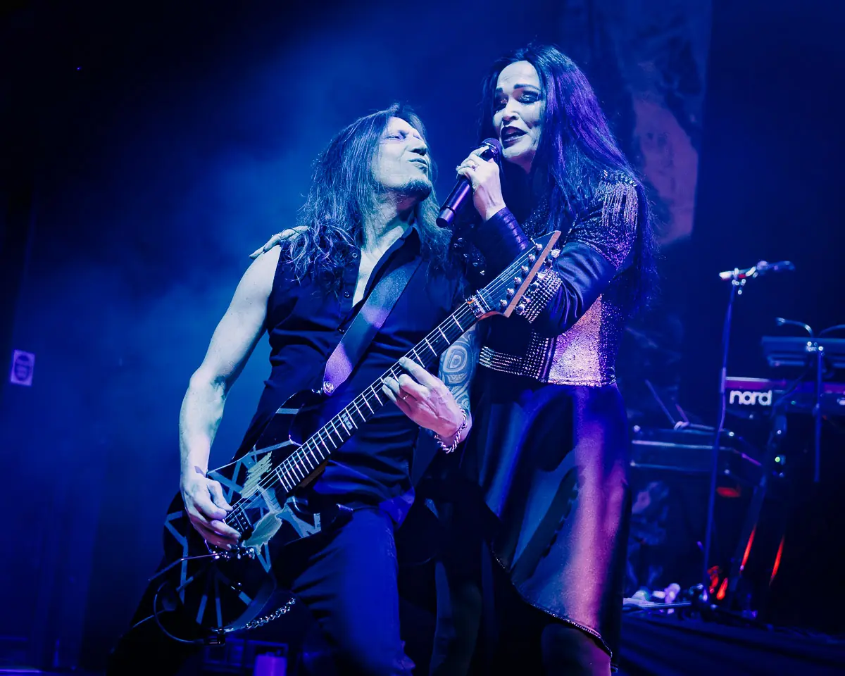 Tarja revela novo capítulo sombrio de “Frisson Noir” com o single “The Trace Outlives”