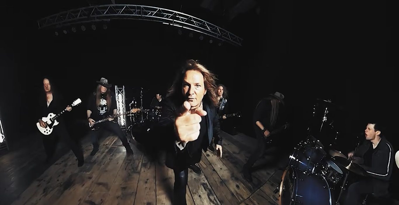 Crystal Ball apresenta “Reset” e anuncia nova fase com álbum para outubro