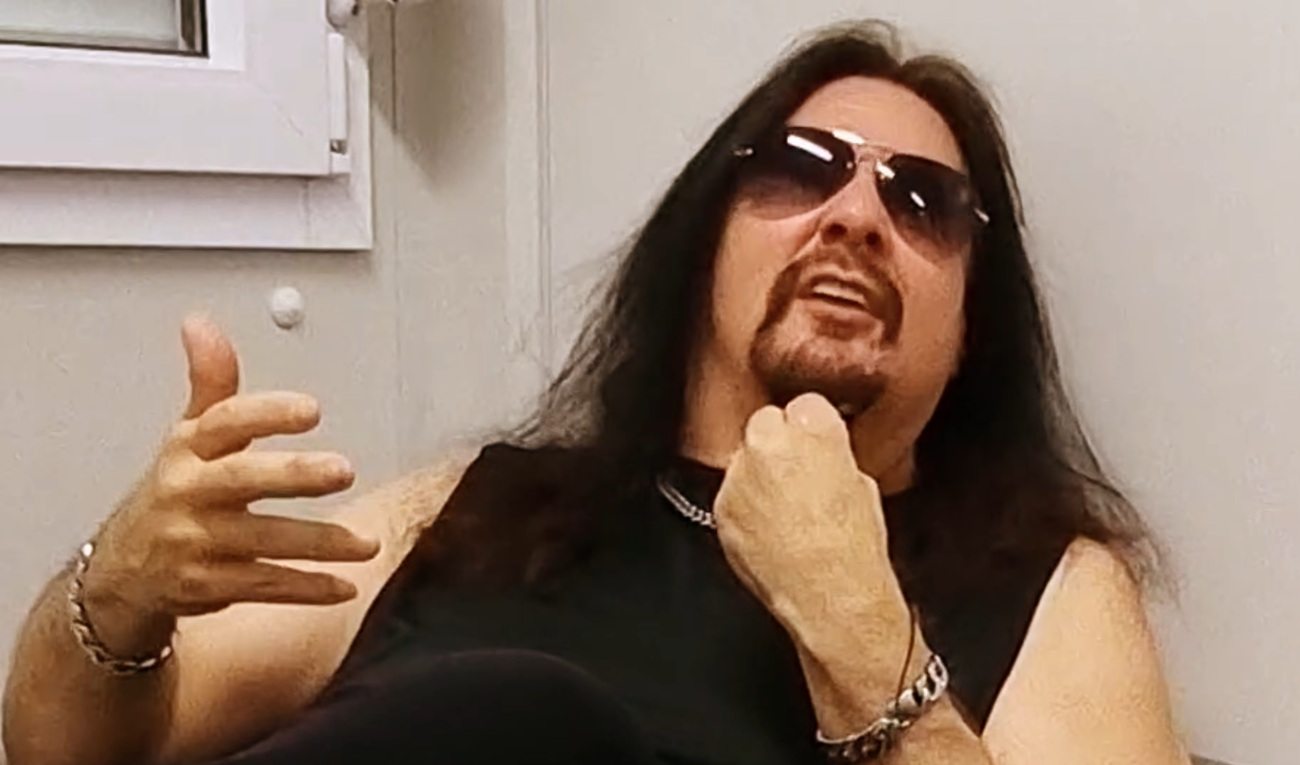 Gene Hoglan relembra desafios da carreira e explica filosofia: “Você precisa servir à música”