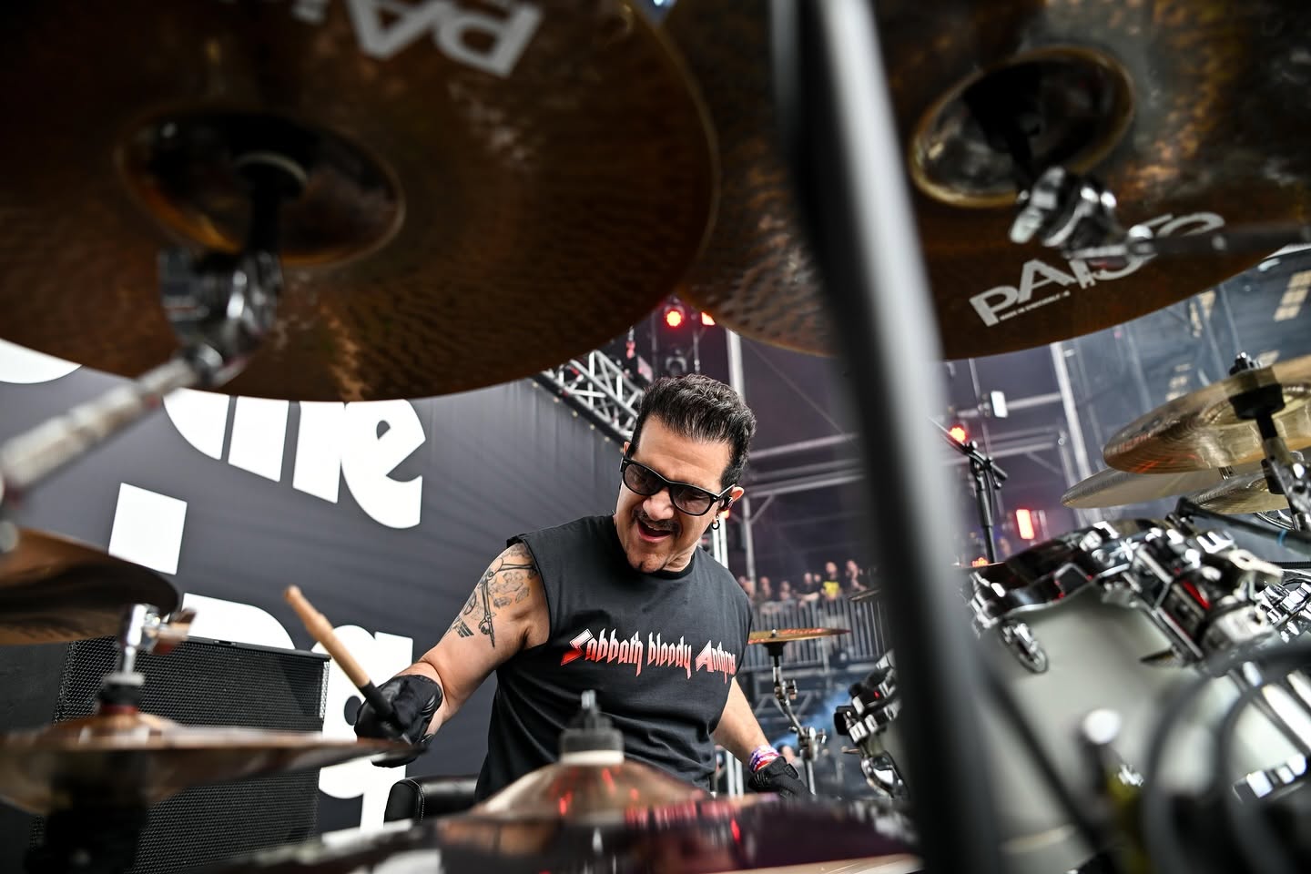 Charlie Benante revela motivo de ausência nos dois últimos shows do Anthrax com Iron Maiden